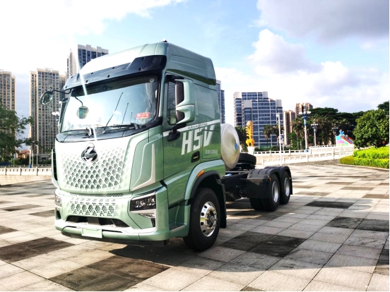 百公里省气2公斤，乘龙H5V创富版LNG牵引车“气”场全开
